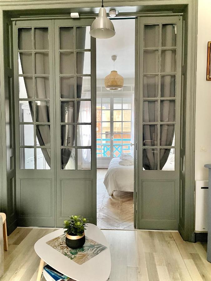 La Bateliere, Appartement Mer Avec Patio Prive 메르레뱅 외부 사진