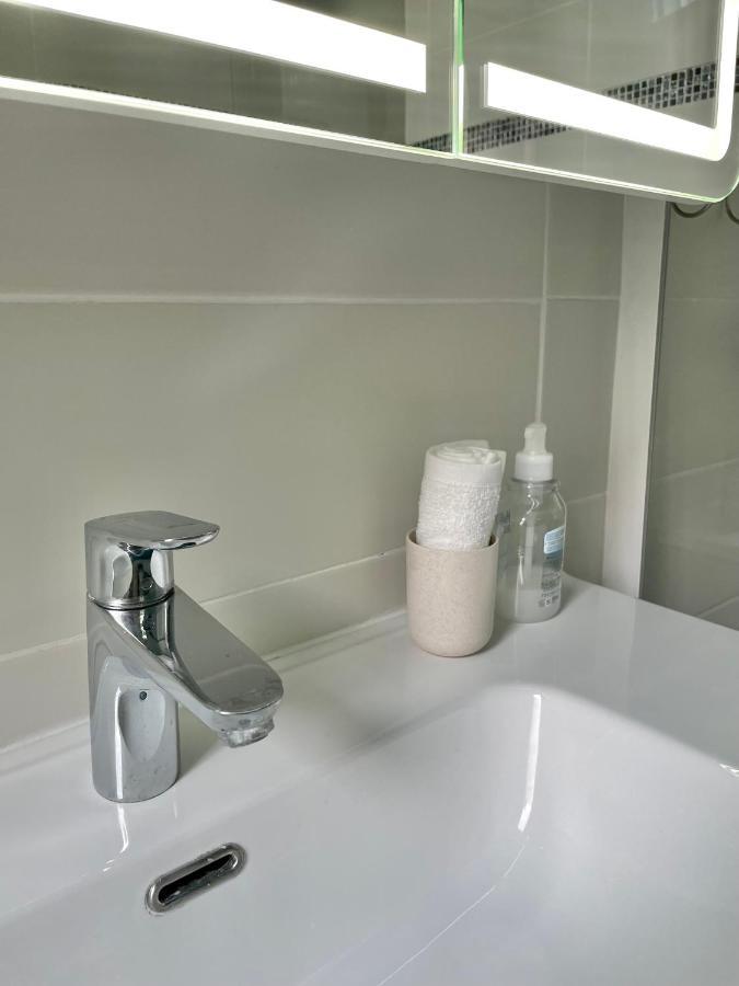 La Bateliere, Appartement Mer Avec Patio Prive 메르레뱅 외부 사진